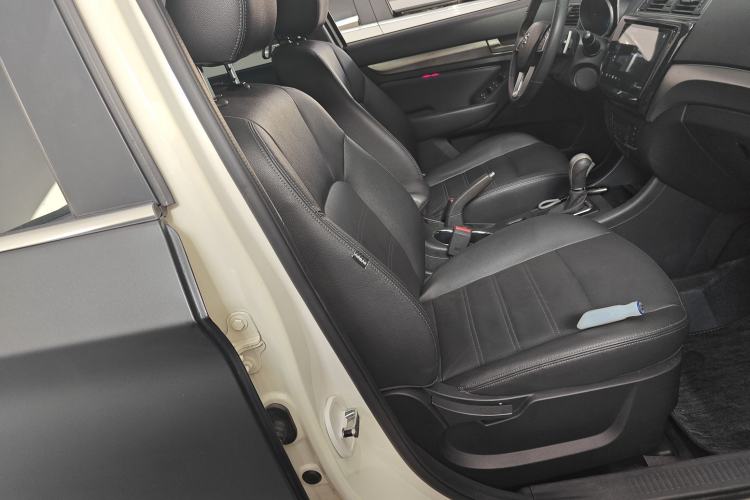Used BAIC Senova X65 2015 2.0T Automatic Elite Model Right Front Seat