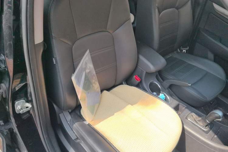 Used BAIC Senova X65 2015 2.0T Automatic Elite Model Right Front Seat