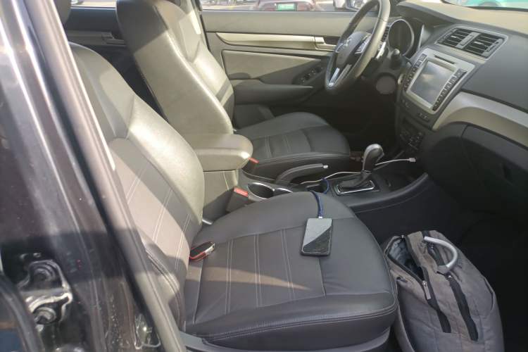 Used BAIC Senova X65 2015 2.0T Automatic Elite Model Right Front Seat