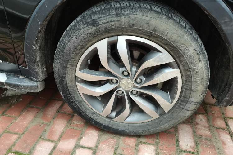 Used BAIC Senova X65 2015 2.0T Automatic Elite Model Right Front Wheel Hub