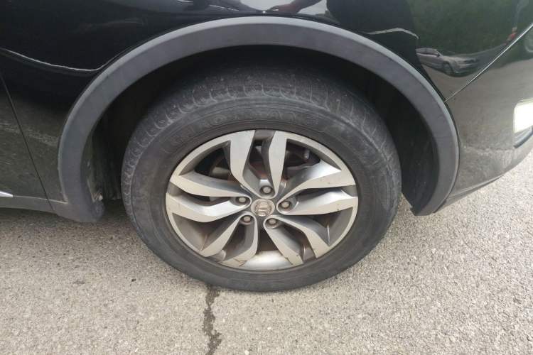Used BAIC Senova X65 2015 2.0T Automatic Elite Model Right Front Wheel Hub
