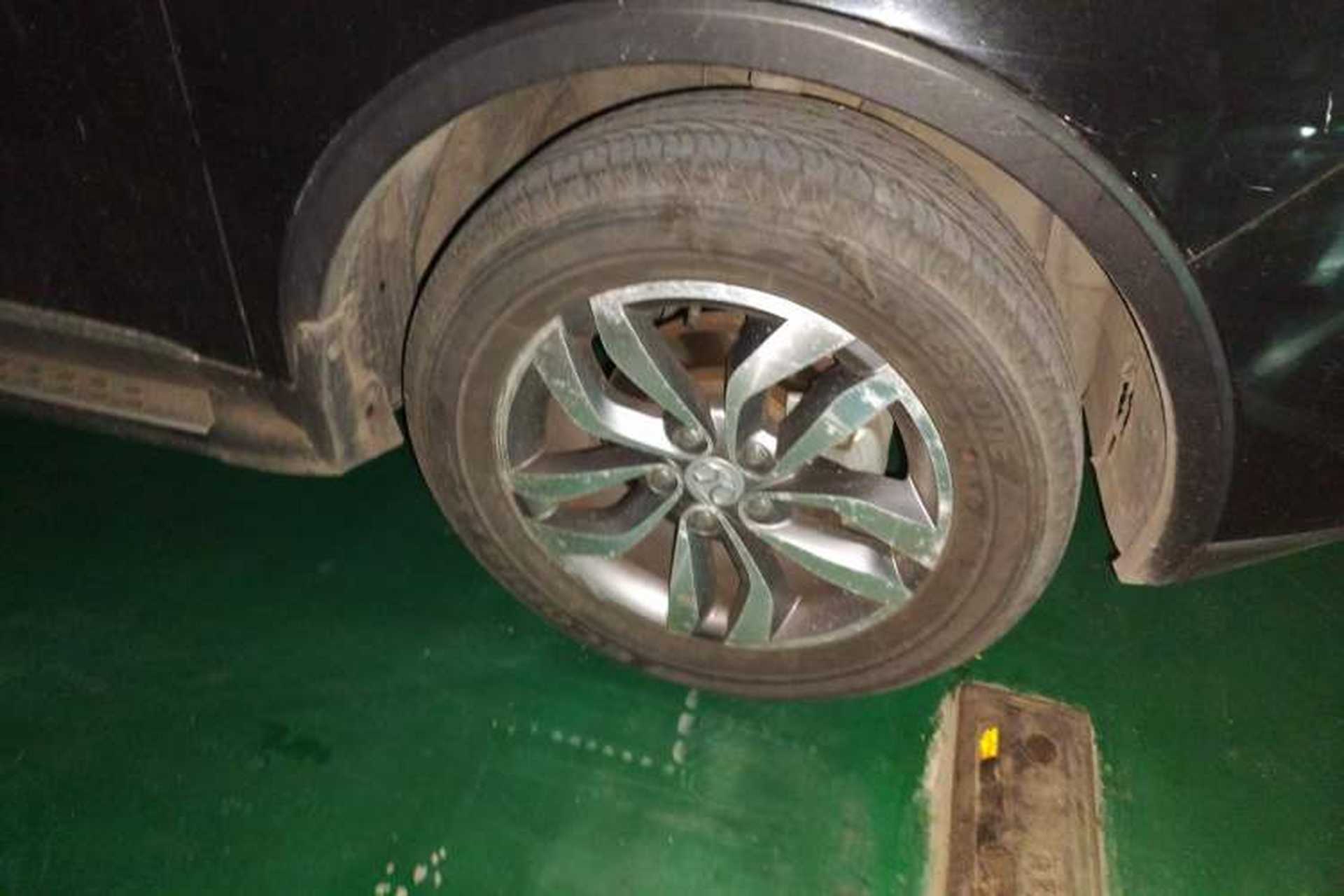 Used BAIC Senova X65 2015 2.0T Automatic Elite Model Right Front Wheel Hub