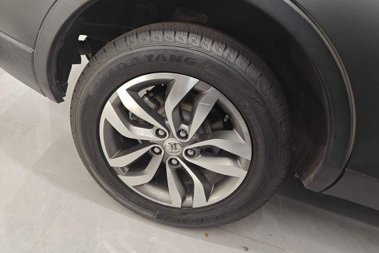 Used BAIC Senova X65 2015 2.0T Automatic Elite Model Right Rear Wheel Hub