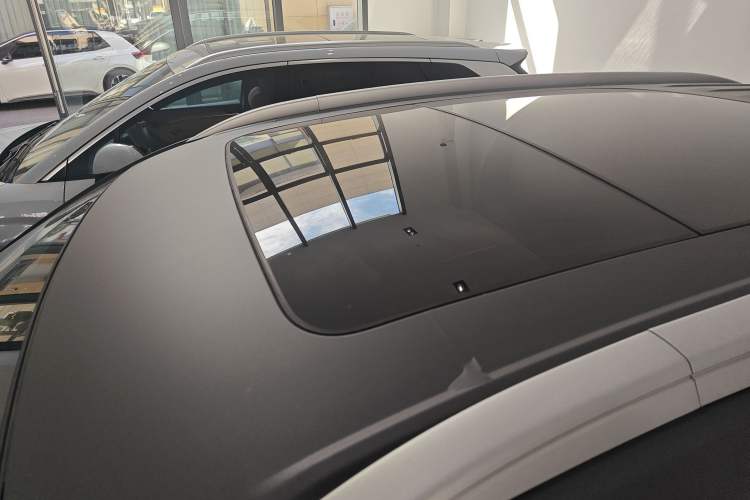 Used BAIC Senova X65 2015 2.0T Automatic Elite Model Roof