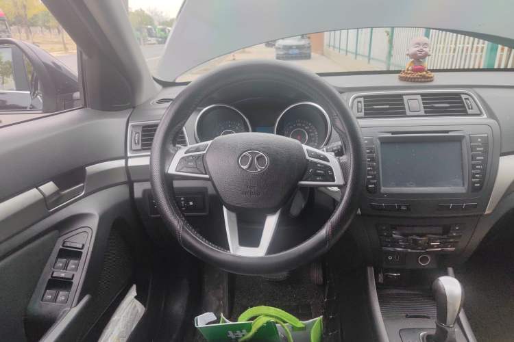 Used BAIC Senova X65 2015 2.0T Automatic Elite Model Steering Wheel