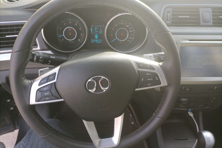 Used BAIC Senova X65 2015 2.0T Automatic Elite Model Steering Wheel