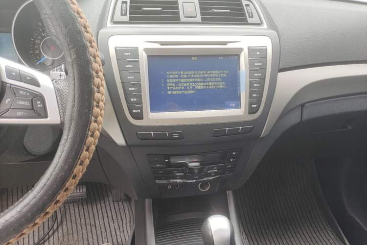 Used BAIC Senova X65 2015 2.0T Automatic Elite Model Audio And AC Panel