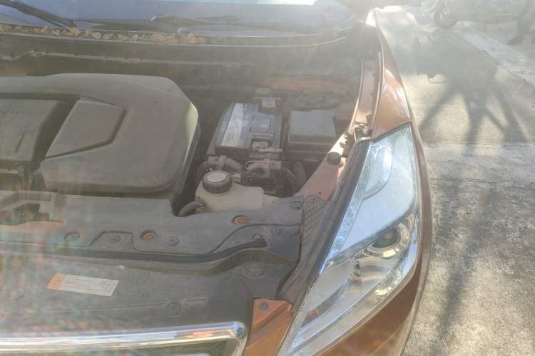 Used BAIC Senova X65 2015 2.0T Manual Elite Edition Engine Bay Left