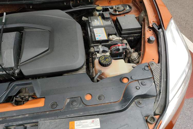 Used BAIC Senova X65 2015 2.0T Automatic Elite Model Engine Bay Left