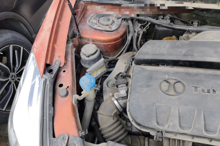 Used BAIC Senova X65 2015 2.0T Automatic Elite Model Engine Bay Right