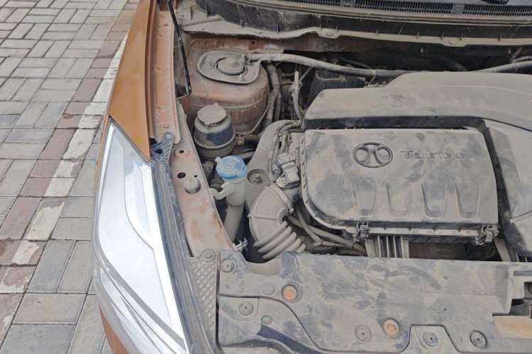 Used BAIC Senova X65 2015 2.0T Automatic Elite Model Engine Bay Right