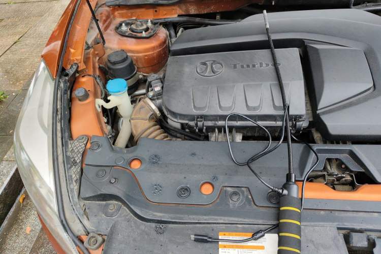 Used BAIC Senova X65 2015 2.0T Automatic Elite Model Engine Bay Right