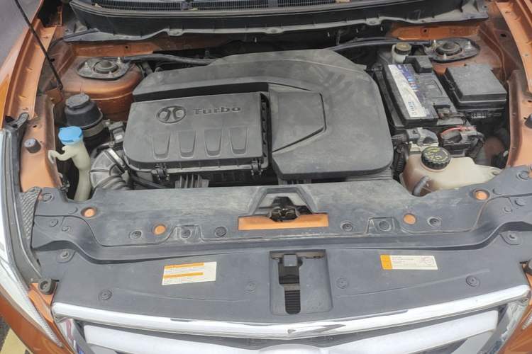 Used BAIC Senova X65 2015 2.0T Automatic Elite Model Engine Bay