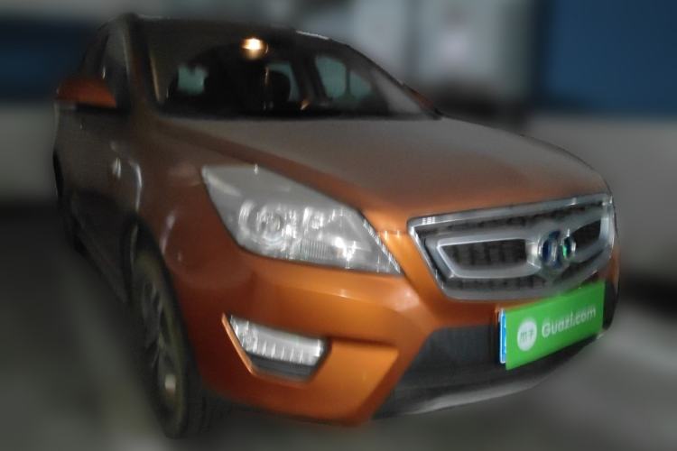 Used BAIC Senova X65 2015 2.0T Manual Elite Edition Front Right 45 Deg