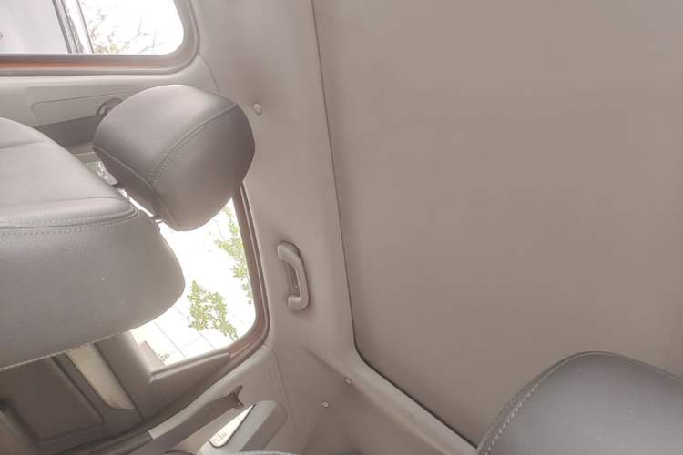 Used BAIC Senova X65 2015 2.0T Automatic Elite Model Headliner