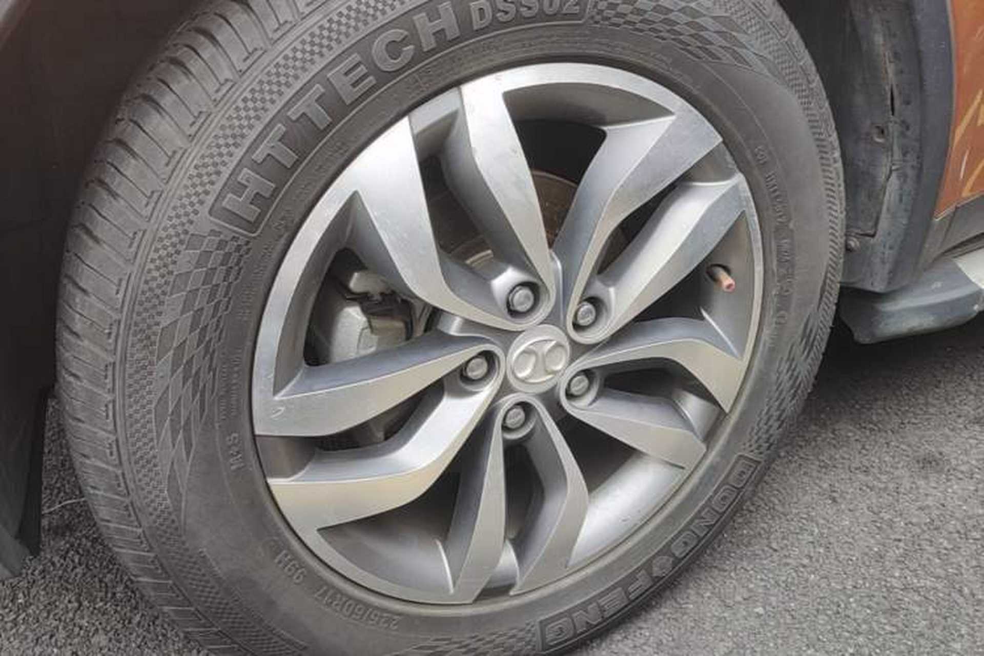 Used BAIC Senova X65 2015 2.0T Automatic Elite Model Left Front Wheel Hub