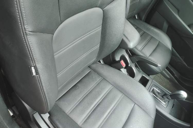 Used BAIC Senova X65 2015 2.0T Automatic Elite Model Right Front Seat