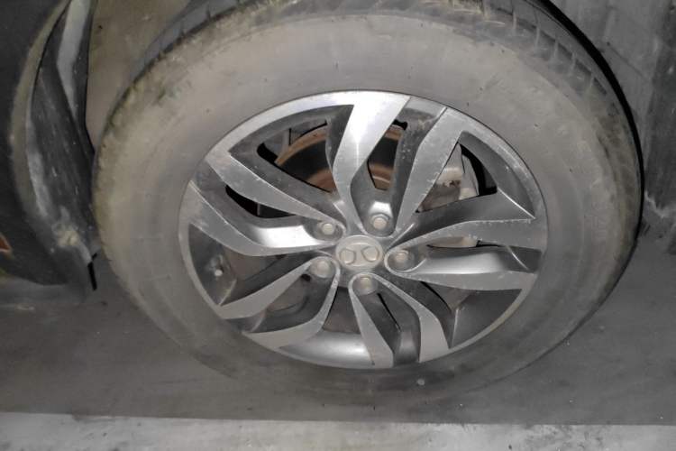 Used BAIC Senova X65 2015 2.0T Manual Elite Edition Right Front Wheel Hub