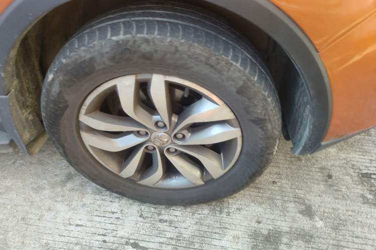 Used BAIC Senova X65 2015 2.0T Manual Elite Edition Right Front Wheel Hub