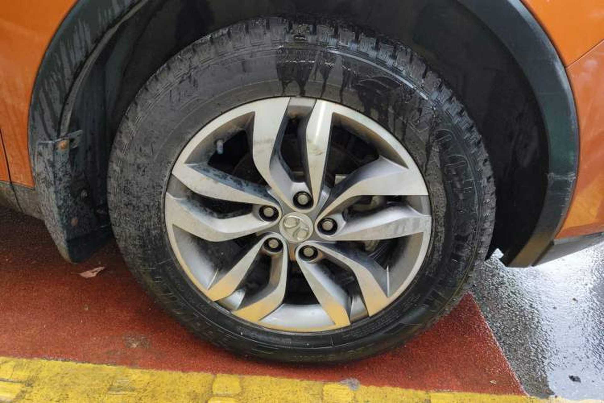 Used BAIC Senova X65 2015 2.0T Automatic Elite Model Right Front Wheel Hub