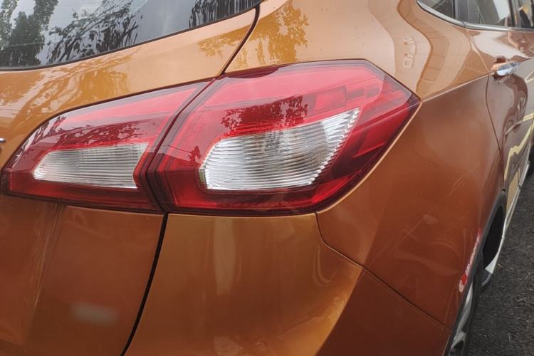 Used BAIC Senova X65 2015 2.0T Automatic Elite Model Right Rear Taillight