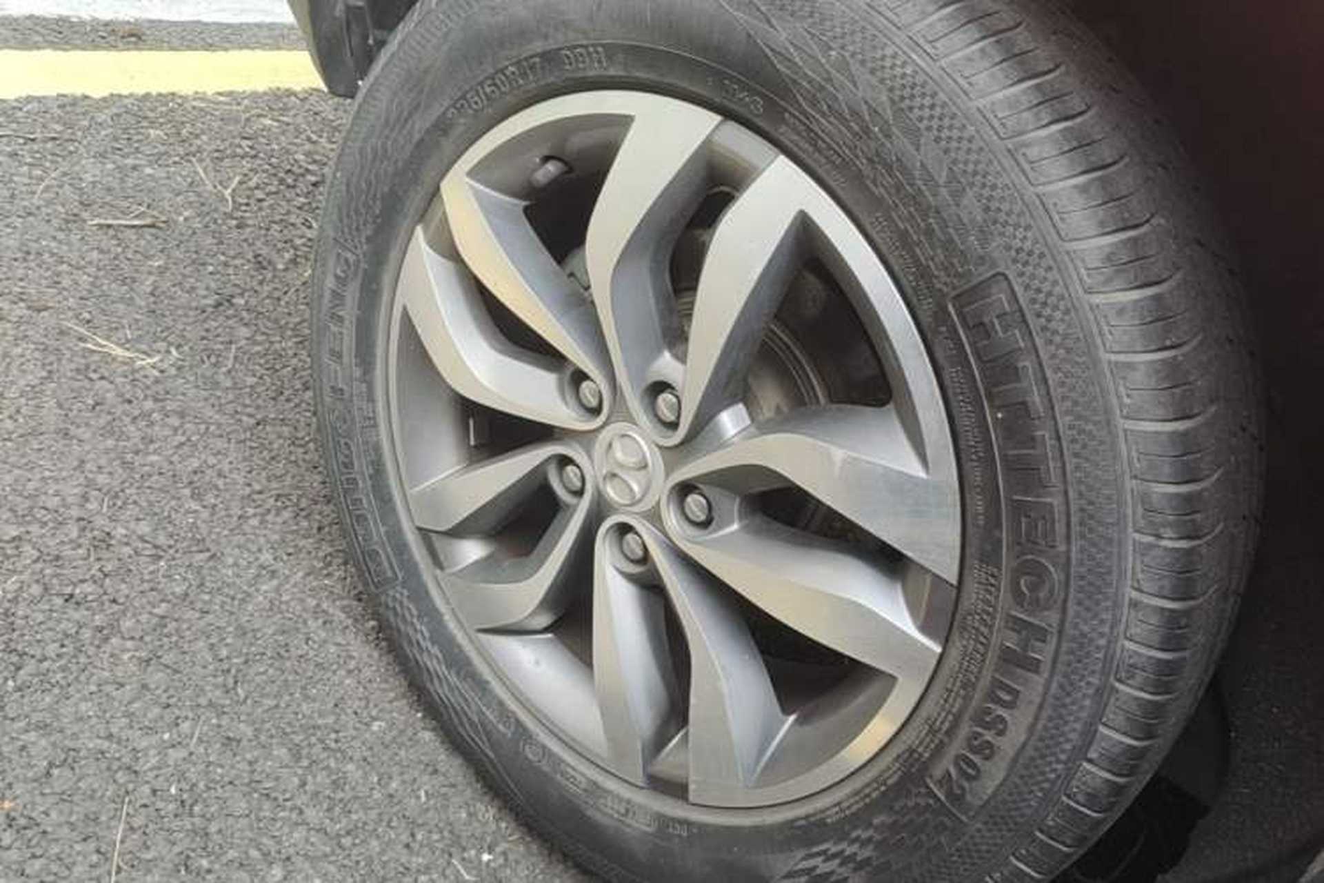 Used BAIC Senova X65 2015 2.0T Automatic Elite Model Right Rear Wheel Hub