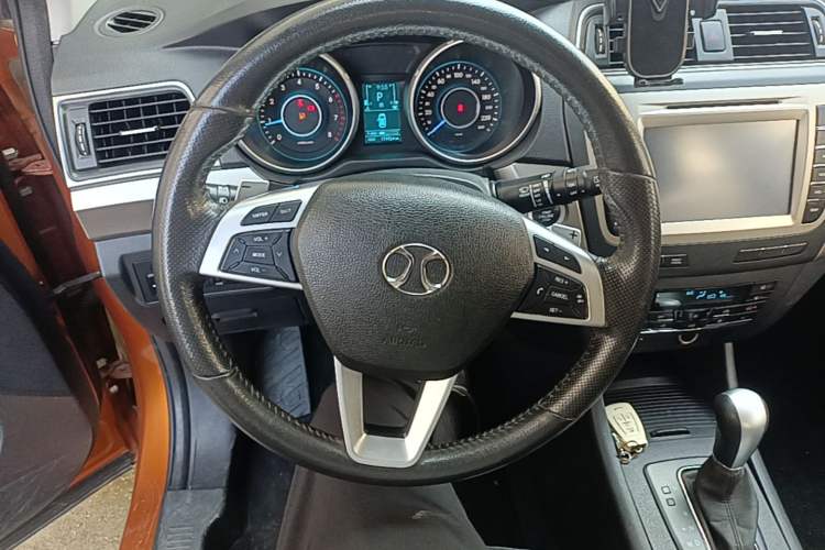Used BAIC Senova X65 2015 2.0T Automatic Elite Model Steering Wheel