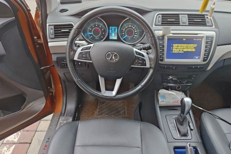 Used BAIC Senova X65 2015 2.0T Automatic Elite Model Steering Wheel