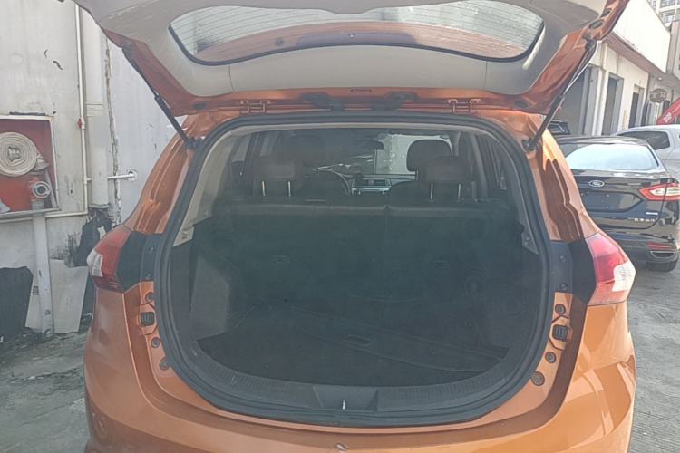 Used BAIC Senova X65 2015 2.0T Automatic Elite Model Trunk