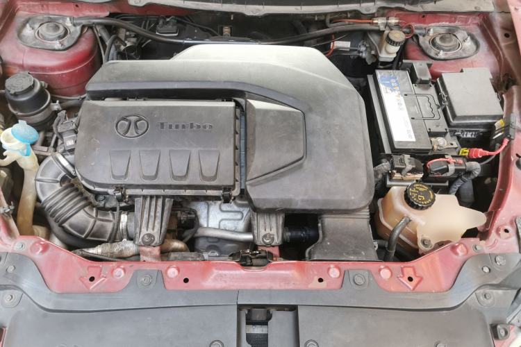 Used BAIC Senova X65 2015 2.0T Automatic Elite Model Engine Bay