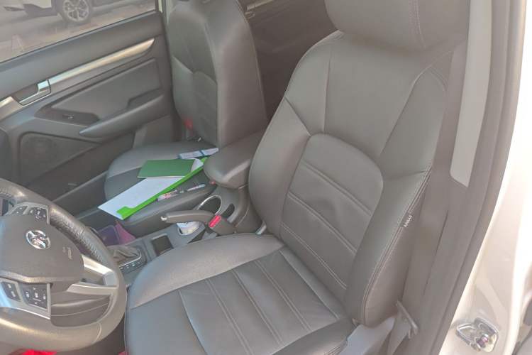 Used BAIC Senova X65 2015 2.0T Automatic Elite Model Interior 3