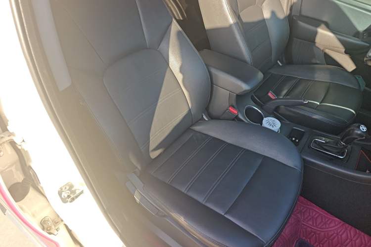 Used BAIC Senova X65 2015 2.0T Automatic Elite Model Right Front Seat