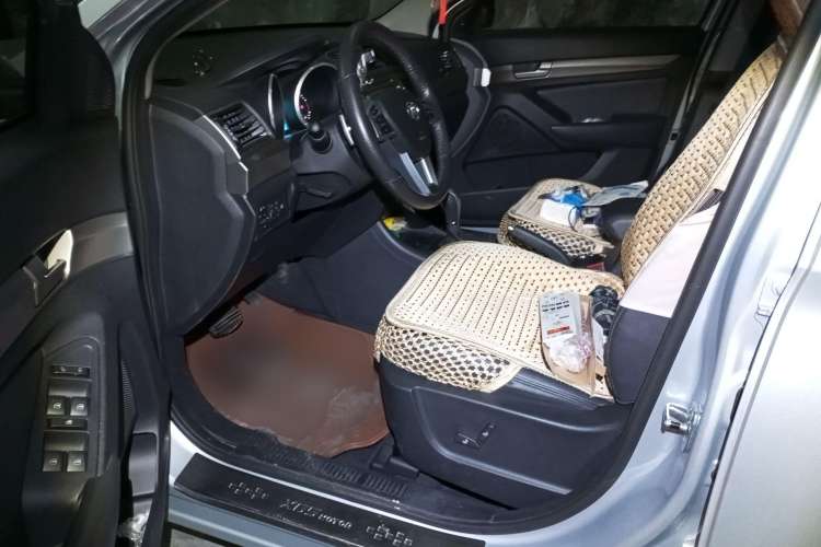 Used BAIC Senova X65 2015 2.0T Automatic Elite Model Driver Seat