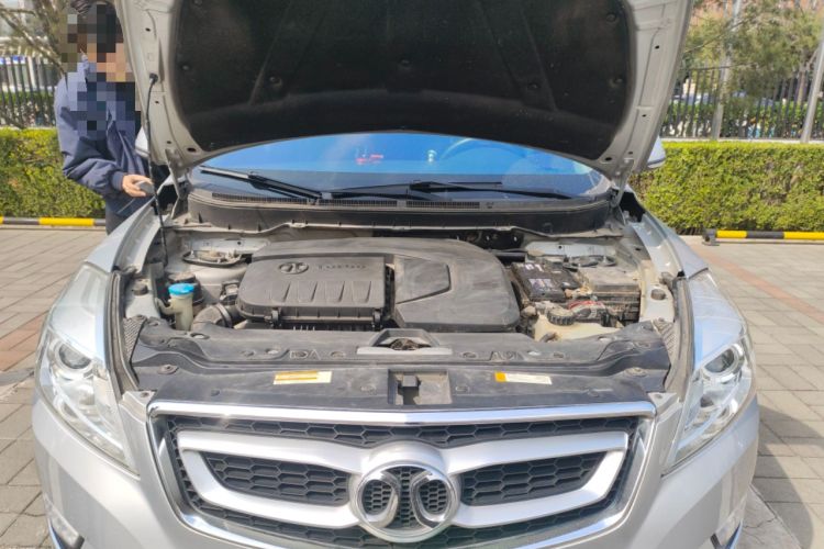 Used BAIC Senova X65 2015 2.0T Automatic Elite Model Engine Bay