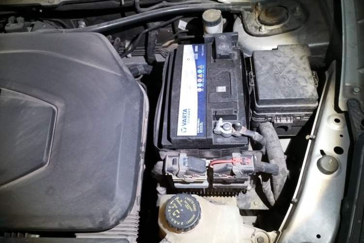 Used BAIC Senova X65 2015 2.0T Automatic Elite Model Engine Bay Left