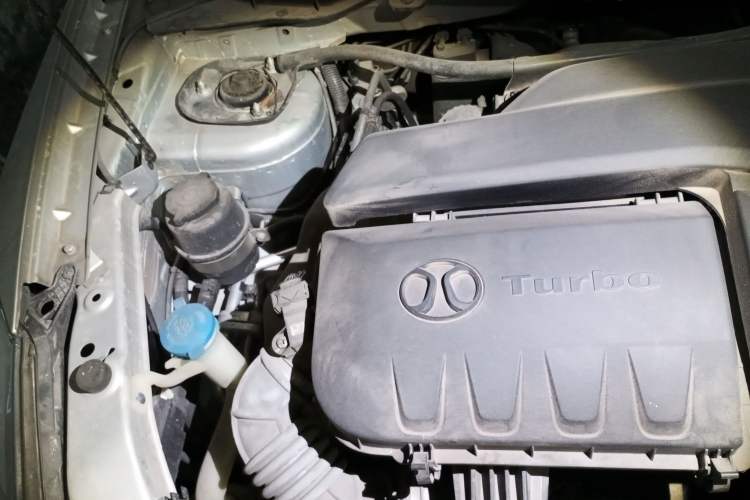 Used BAIC Senova X65 2015 2.0T Automatic Elite Model Engine Bay Right