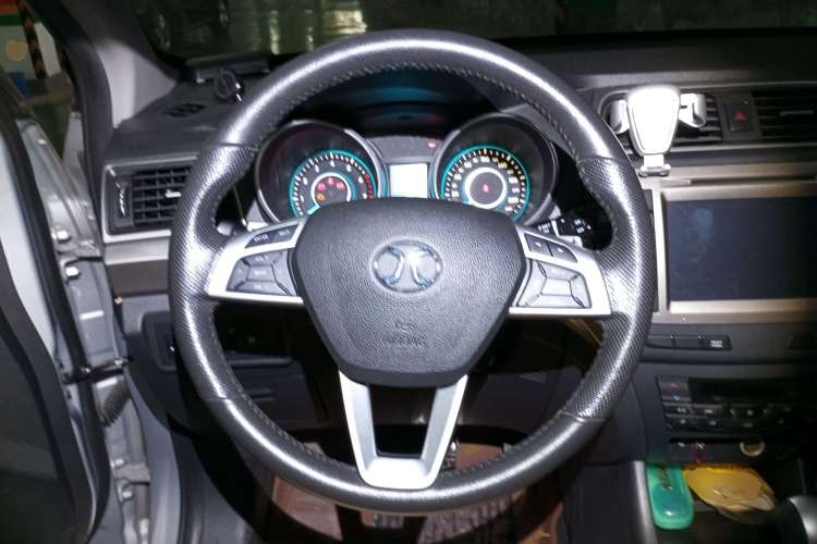 Used BAIC Senova X65 2015 2.0T Automatic Elite Model Steering Wheel
