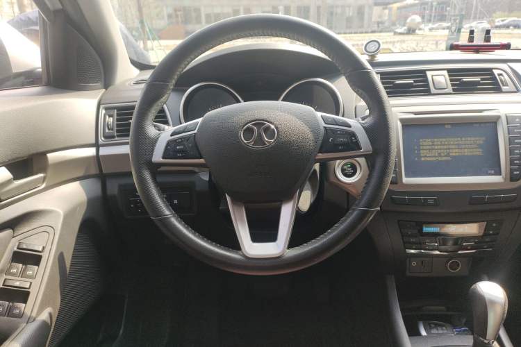 Used BAIC Senova X65 2015 2.0T Automatic Elite Model Steering Wheel