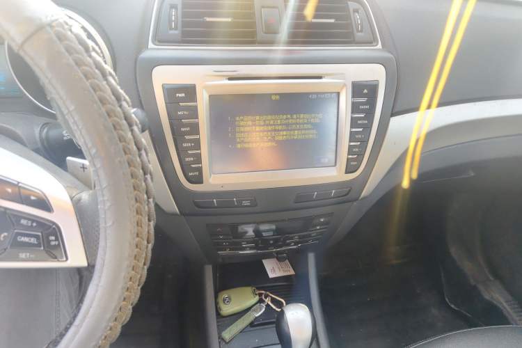 Used BAIC Senova X65 2015 2.0T Automatic Elite Model Audio And AC Panel