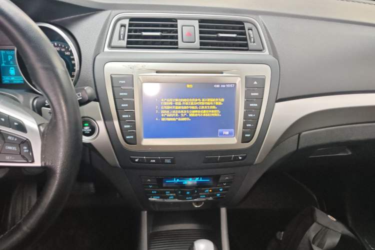 Used BAIC Senova X65 2015 2.0T automatic luxury version Audio And AC Panel