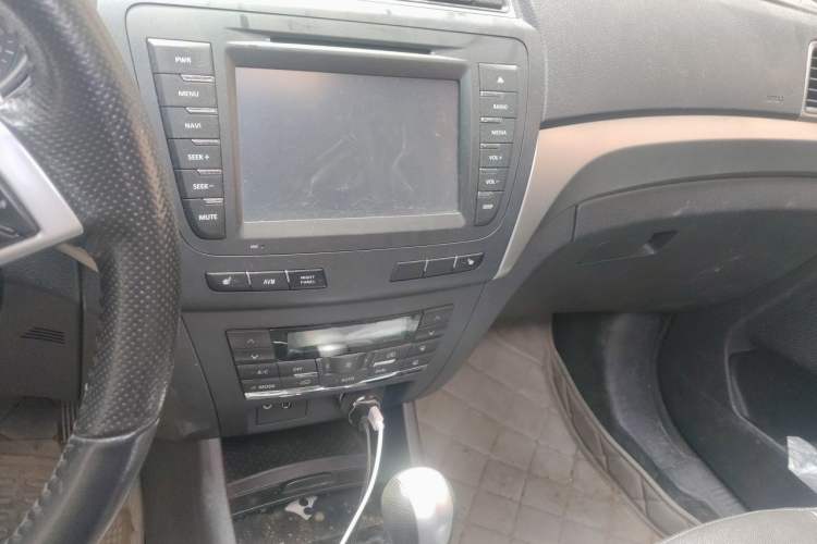 Used BAIC Senova X65 2015 2.0T automatic luxury version Audio And AC Panel