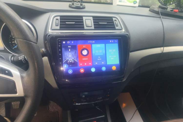 Used BAIC Senova X65 2015 2.0T manual Comfort trim level Audio And AC Panel