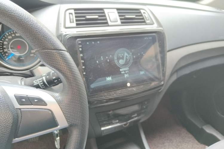 Used BAIC Senova X65 2015 2.0T manual Comfort trim level Audio And AC Panel