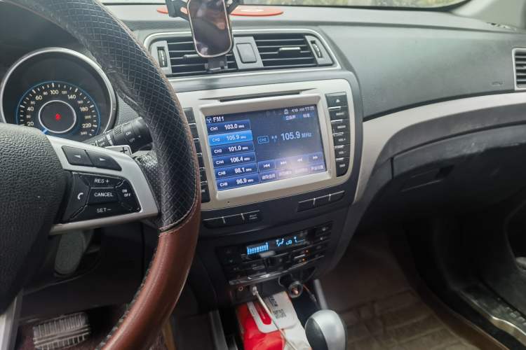 Used BAIC Senova X65 2015 2.0T Automatic Elite Model Audio And AC Panel