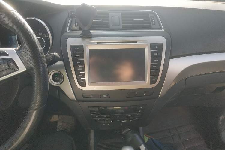 Used BAIC Senova X65 2015 2.0T Automatic Elite Model Audio And AC Panel