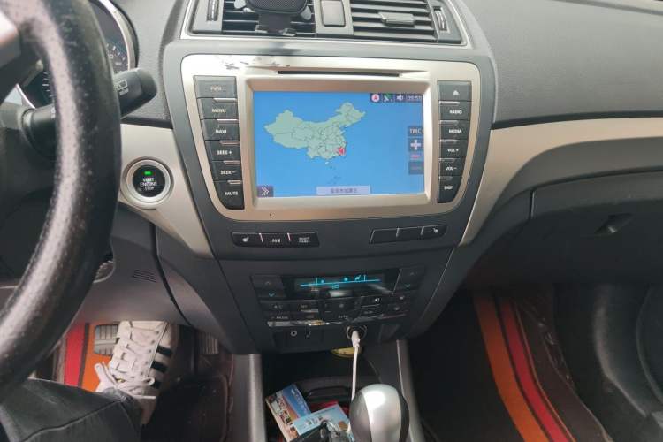 Used BAIC Senova X65 2015 2.0T automatic luxury version Audio And AC Panel