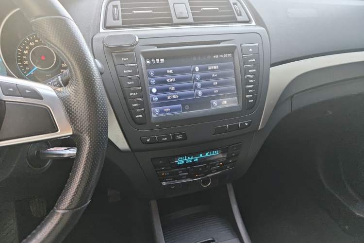 Used BAIC Senova X65 2015 2.0T Manual Luxury Edition Audio And AC Panel