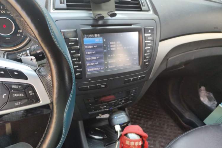 Used BAIC Senova X65 2015 2.0T Automatic Elite Model Audio And AC Panel