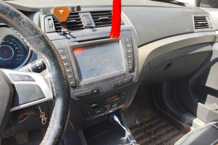 Used BAIC Senova X65 2015 2.0T Manual Elite Edition Audio And AC Panel