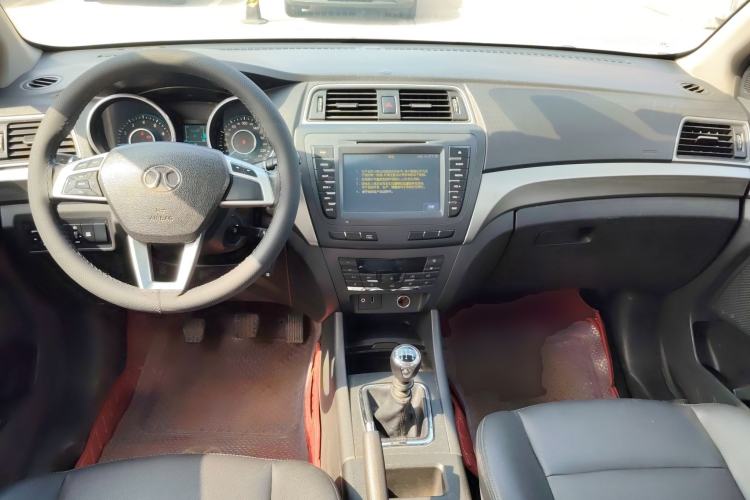 Used BAIC Senova X65 2015 2.0T Manual Elite Edition Center Console